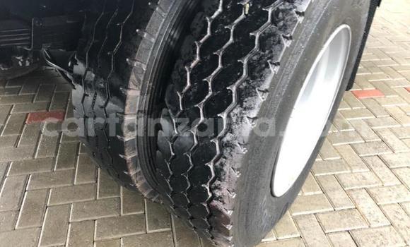 Nunua Ilio tumika Hino 300 Series Nyeupe Lori ndani ya Dodoma nchini Dodoma Nunua Ilio tumika Hino 300 Series Nyeupe Lori ndani ya Dodoma nchini Dodoma