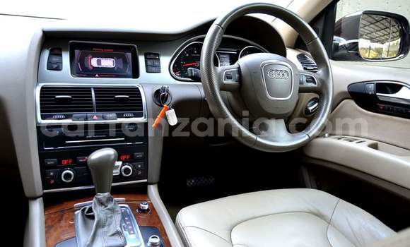 Nunua Ilio tumika Audi Q7 Brown Gari ndani ya Dar es Salaam nchini Dar es Salaam Nunua Ilio tumika Audi Q7 Brown Gari ndani ya Dar es Salaam nchini Dar es Salaam