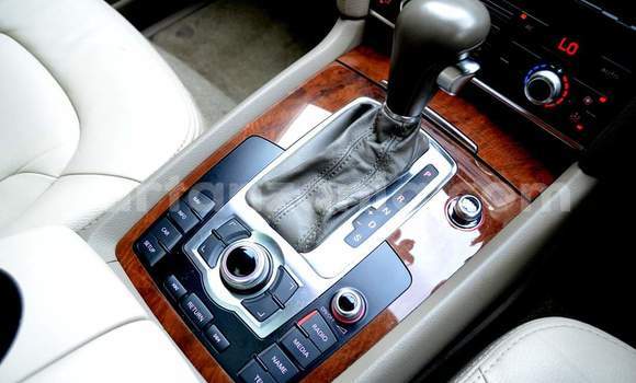 Nunua Ilio tumika Audi Q7 Brown Gari ndani ya Dar es Salaam nchini Dar es Salaam Nunua Ilio tumika Audi Q7 Brown Gari ndani ya Dar es Salaam nchini Dar es Salaam