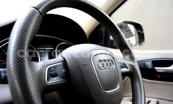 Nunua Ilio tumika Audi Q7 Brown Gari ndani ya Dar es Salaam nchini Dar es Salaam Nunua Ilio tumika Audi Q7 Brown Gari ndani ya Dar es Salaam nchini Dar es Salaam