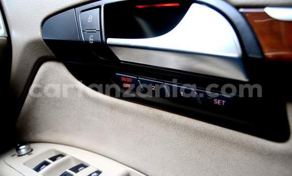 Nunua Ilio tumika Audi Q7 Brown Gari ndani ya Dar es Salaam nchini Dar es Salaam Nunua Ilio tumika Audi Q7 Brown Gari ndani ya Dar es Salaam nchini Dar es Salaam