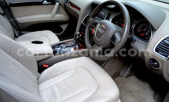 Nunua Ilio tumika Audi Q7 Brown Gari ndani ya Dar es Salaam nchini Dar es Salaam Nunua Ilio tumika Audi Q7 Brown Gari ndani ya Dar es Salaam nchini Dar es Salaam