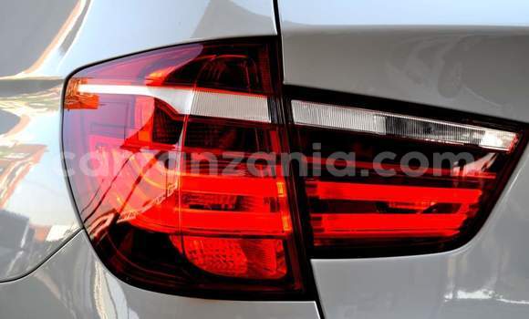 Nunua Ilio tumika BMW X3 Nyeupe Gari ndani ya Dar es Salaam nchini Dar es Salaam Nunua Ilio tumika BMW X3 Nyeupe Gari ndani ya Dar es Salaam nchini Dar es Salaam