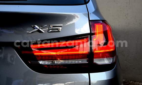 Nunua Ilio tumika BMW X5 Fedha Gari ndani ya Dar es Salaam nchini Dar es Salaam Nunua Ilio tumika BMW X5 Fedha Gari ndani ya Dar es Salaam nchini Dar es Salaam