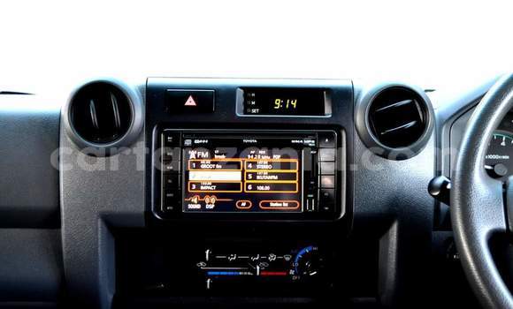 Nunua Ilio tumika Toyota Land Cruiser Nyeupe Gari ndani ya Dar es Salaam nchini Dar es Salaam Nunua Ilio tumika Toyota Land Cruiser Nyeupe Gari ndani ya Dar es Salaam nchini Dar es Salaam