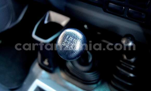 Nunua Ilio tumika Toyota Land Cruiser Nyeupe Gari ndani ya Dar es Salaam nchini Dar es Salaam Nunua Ilio tumika Toyota Land Cruiser Nyeupe Gari ndani ya Dar es Salaam nchini Dar es Salaam