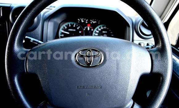 Nunua Ilio tumika Toyota Land Cruiser Nyeupe Gari ndani ya Dar es Salaam nchini Dar es Salaam Nunua Ilio tumika Toyota Land Cruiser Nyeupe Gari ndani ya Dar es Salaam nchini Dar es Salaam