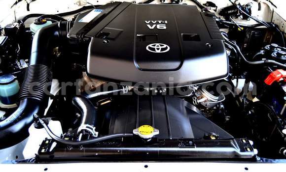 Nunua Ilio tumika Toyota Land Cruiser Nyeupe Gari ndani ya Dar es Salaam nchini Dar es Salaam Nunua Ilio tumika Toyota Land Cruiser Nyeupe Gari ndani ya Dar es Salaam nchini Dar es Salaam