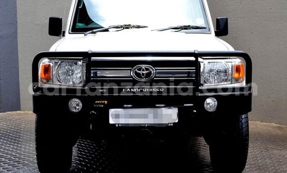 Nunua Ilio tumika Toyota Land Cruiser Nyeupe Gari ndani ya Dar es Salaam nchini Dar es Salaam Nunua Ilio tumika Toyota Land Cruiser Nyeupe Gari ndani ya Dar es Salaam nchini Dar es Salaam