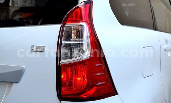 Nunua Ilio tumika Toyota Avanza Nyeupe Gari ndani ya Dar es Salaam nchini Dar es Salaam Nunua Ilio tumika Toyota Avanza Nyeupe Gari ndani ya Dar es Salaam nchini Dar es Salaam