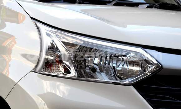 Nunua Ilio tumika Toyota Avanza Nyeupe Gari ndani ya Dar es Salaam nchini Dar es Salaam Nunua Ilio tumika Toyota Avanza Nyeupe Gari ndani ya Dar es Salaam nchini Dar es Salaam