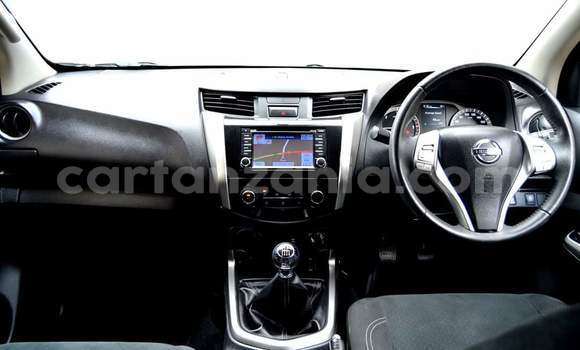 Nunua Ilio tumika Nissan Navara Nyeupe Gari ndani ya Dar es Salaam nchini Dar es Salaam Nunua Ilio tumika Nissan Navara Nyeupe Gari ndani ya Dar es Salaam nchini Dar es Salaam