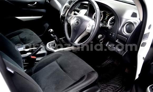 Nunua Ilio tumika Nissan Navara Nyeupe Gari ndani ya Dar es Salaam nchini Dar es Salaam Nunua Ilio tumika Nissan Navara Nyeupe Gari ndani ya Dar es Salaam nchini Dar es Salaam