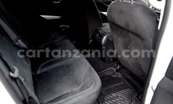 Nunua Ilio tumika Nissan Navara Nyeupe Gari ndani ya Dar es Salaam nchini Dar es Salaam Nunua Ilio tumika Nissan Navara Nyeupe Gari ndani ya Dar es Salaam nchini Dar es Salaam