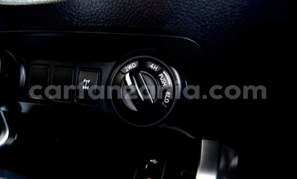 Nunua Ilio tumika Nissan Navara Nyeupe Gari ndani ya Dar es Salaam nchini Dar es Salaam Nunua Ilio tumika Nissan Navara Nyeupe Gari ndani ya Dar es Salaam nchini Dar es Salaam