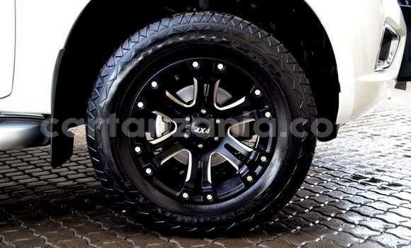 Nunua Ilio tumika Nissan Navara Nyeupe Gari ndani ya Dar es Salaam nchini Dar es Salaam Nunua Ilio tumika Nissan Navara Nyeupe Gari ndani ya Dar es Salaam nchini Dar es Salaam