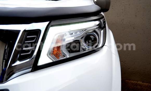 Nunua Ilio tumika Nissan Navara Nyeupe Gari ndani ya Dar es Salaam nchini Dar es Salaam Nunua Ilio tumika Nissan Navara Nyeupe Gari ndani ya Dar es Salaam nchini Dar es Salaam