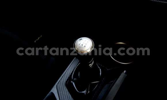 Nunua Ilio tumika Toyota RAV4 Nyeupe Gari ndani ya Dar es Salaam nchini Dar es Salaam Nunua Ilio tumika Toyota RAV4 Nyeupe Gari ndani ya Dar es Salaam nchini Dar es Salaam