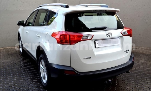 Nunua Ilio tumika Toyota RAV4 Nyeupe Gari ndani ya Dar es Salaam nchini Dar es Salaam Nunua Ilio tumika Toyota RAV4 Nyeupe Gari ndani ya Dar es Salaam nchini Dar es Salaam