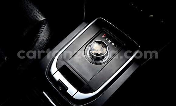 Nunua Ilio tumika Land Rover Discovery Sport Nyeupe Gari ndani ya Dar es Salaam nchini Dar es Salaam Nunua Ilio tumika Land Rover Discovery Sport Nyeupe Gari ndani ya Dar es Salaam nchini Dar es Salaam