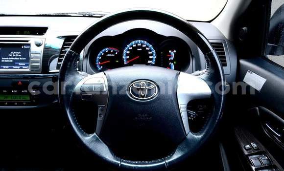 Nunua Ilio tumika Toyota Fortuner Nyeupe Gari ndani ya Dar es Salaam nchini Dar es Salaam Nunua Ilio tumika Toyota Fortuner Nyeupe Gari ndani ya Dar es Salaam nchini Dar es Salaam