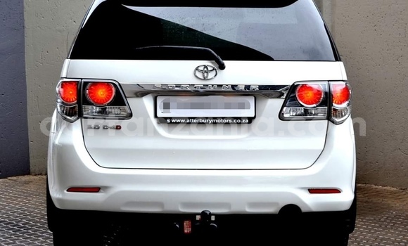 Nunua Ilio tumika Toyota Fortuner Nyeupe Gari ndani ya Dar es Salaam nchini Dar es Salaam Nunua Ilio tumika Toyota Fortuner Nyeupe Gari ndani ya Dar es Salaam nchini Dar es Salaam