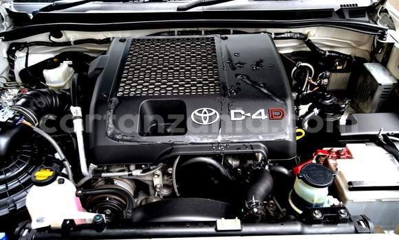 Nunua Ilio tumika Toyota Fortuner Nyeupe Gari ndani ya Dar es Salaam nchini Dar es Salaam Nunua Ilio tumika Toyota Fortuner Nyeupe Gari ndani ya Dar es Salaam nchini Dar es Salaam