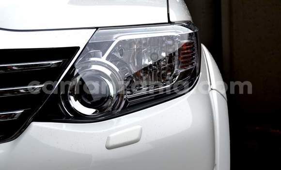 Nunua Ilio tumika Toyota Fortuner Nyeupe Gari ndani ya Dar es Salaam nchini Dar es Salaam Nunua Ilio tumika Toyota Fortuner Nyeupe Gari ndani ya Dar es Salaam nchini Dar es Salaam