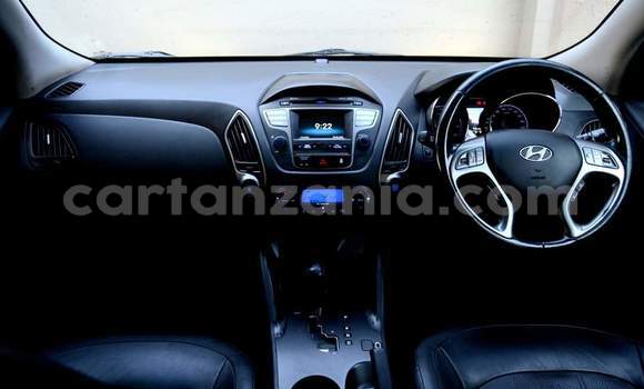 Buy Used Hyundai ix35 Blue Car in Dar es Salaam in Dar es Salaam Buy Used Hyundai ix35 Blue Car in Dar es Salaam in Dar es Salaam