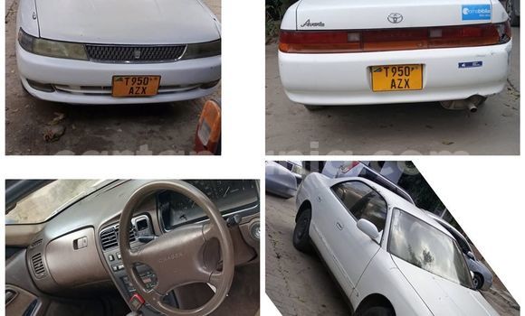 Nunua Ilio tumika Toyota Mark II Nyeupe Gari ndani ya Dar es Salaam nchini Dar es Salaam