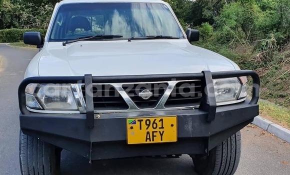 Nunua Ilio tumika Nissan Patrol Nyeupe Gari ndani ya Dar es Salaam nchini Dar es Salaam Nunua Ilio tumika Nissan Patrol Nyeupe Gari ndani ya Dar es Salaam nchini Dar es Salaam