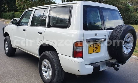 Nunua Ilio tumika Nissan Patrol Nyeupe Gari ndani ya Dar es Salaam nchini Dar es Salaam Nunua Ilio tumika Nissan Patrol Nyeupe Gari ndani ya Dar es Salaam nchini Dar es Salaam