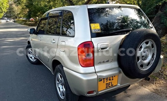 Nunua Ilio tumika Toyota RAV4 Fedha Gari ndani ya Dar es Salaam nchini Dar es Salaam Nunua Ilio tumika Toyota RAV4 Fedha Gari ndani ya Dar es Salaam nchini Dar es Salaam