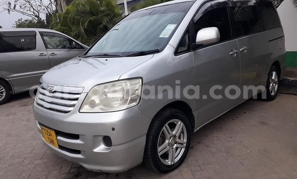 Nunua Ilio tumika Toyota Noah Fedha Gari ndani ya Dar es Salaam nchini Dar es Salaam Nunua Ilio tumika Toyota Noah Fedha Gari ndani ya Dar es Salaam nchini Dar es Salaam