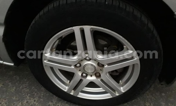 Nunua Ilio tumika Toyota Noah Fedha Gari ndani ya Dar es Salaam nchini Dar es Salaam Nunua Ilio tumika Toyota Noah Fedha Gari ndani ya Dar es Salaam nchini Dar es Salaam