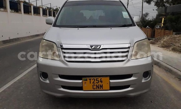 Nunua Ilio tumika Toyota Noah Fedha Gari ndani ya Dar es Salaam nchini Dar es Salaam Nunua Ilio tumika Toyota Noah Fedha Gari ndani ya Dar es Salaam nchini Dar es Salaam