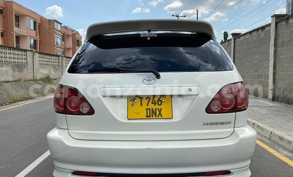 Nunua Ilio tumika Toyota Harrier Nyeupe Gari ndani ya Dar es Salaam nchini Dar es Salaam Nunua Ilio tumika Toyota Harrier Nyeupe Gari ndani ya Dar es Salaam nchini Dar es Salaam