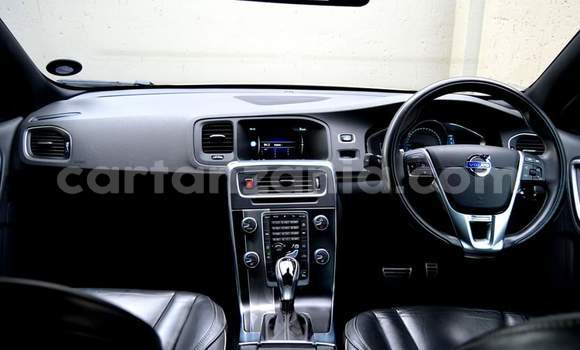 Nunua Ilio tumika Volvo S60 Nyeupe Gari ndani ya Dar es Salaam nchini Dar es Salaam Nunua Ilio tumika Volvo S60 Nyeupe Gari ndani ya Dar es Salaam nchini Dar es Salaam