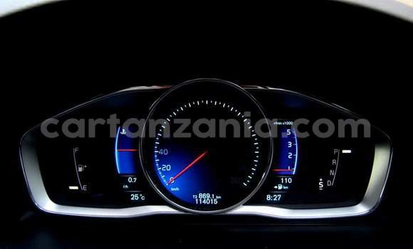 Nunua Ilio tumika Volvo S60 Nyeupe Gari ndani ya Dar es Salaam nchini Dar es Salaam Nunua Ilio tumika Volvo S60 Nyeupe Gari ndani ya Dar es Salaam nchini Dar es Salaam