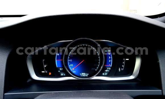 Nunua Ilio tumika Volvo S60 Nyeupe Gari ndani ya Dar es Salaam nchini Dar es Salaam Nunua Ilio tumika Volvo S60 Nyeupe Gari ndani ya Dar es Salaam nchini Dar es Salaam