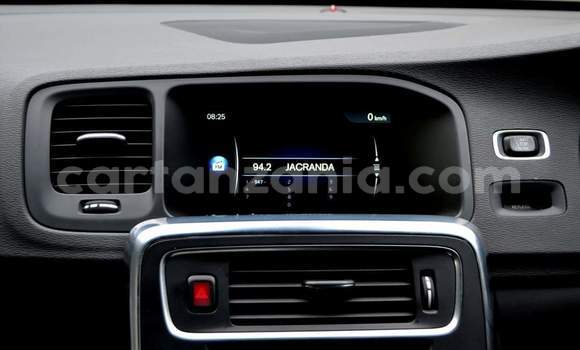 Nunua Ilio tumika Volvo S60 Nyeupe Gari ndani ya Dar es Salaam nchini Dar es Salaam Nunua Ilio tumika Volvo S60 Nyeupe Gari ndani ya Dar es Salaam nchini Dar es Salaam