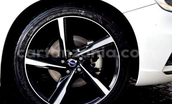 Nunua Ilio tumika Volvo S60 Nyeupe Gari ndani ya Dar es Salaam nchini Dar es Salaam Nunua Ilio tumika Volvo S60 Nyeupe Gari ndani ya Dar es Salaam nchini Dar es Salaam