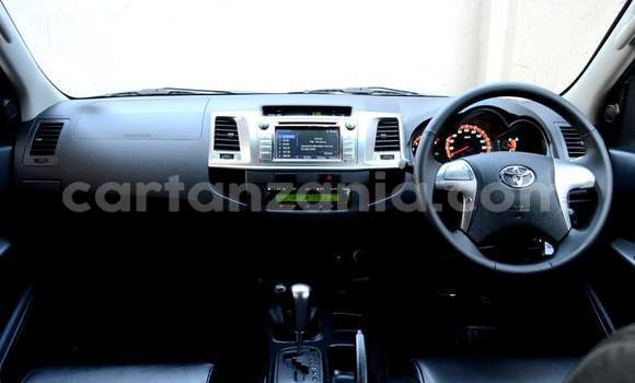 Buy Used Toyota Hilux White Car in Dar es Salaam in Dar es Salaam Buy Used Toyota Hilux White Car in Dar es Salaam in Dar es Salaam