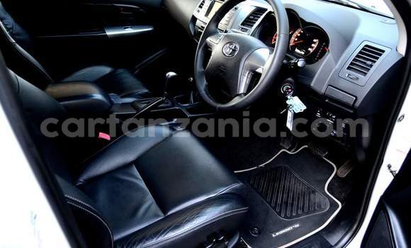 Buy Used Toyota Hilux White Car in Dar es Salaam in Dar es Salaam Buy Used Toyota Hilux White Car in Dar es Salaam in Dar es Salaam