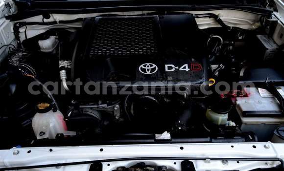 Buy Used Toyota Hilux White Car in Dar es Salaam in Dar es Salaam Buy Used Toyota Hilux White Car in Dar es Salaam in Dar es Salaam