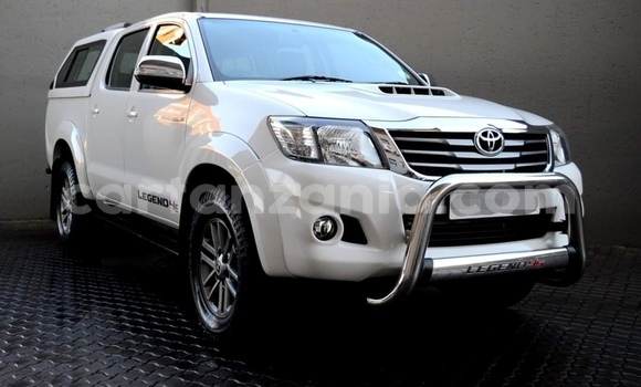 Buy Used Toyota Hilux White Car in Dar es Salaam in Dar es Salaam Buy Used Toyota Hilux White Car in Dar es Salaam in Dar es Salaam