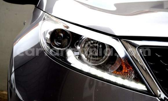 Nunua Ilio tumika Kia Sportage Fedha Gari ndani ya Dar es Salaam nchini Dar es Salaam Nunua Ilio tumika Kia Sportage Fedha Gari ndani ya Dar es Salaam nchini Dar es Salaam