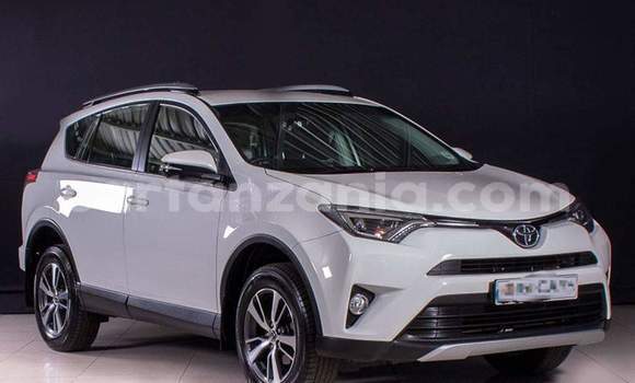 Buy Used Toyota RAV4 White Car in Dar es Salaam in Dar es Salaam