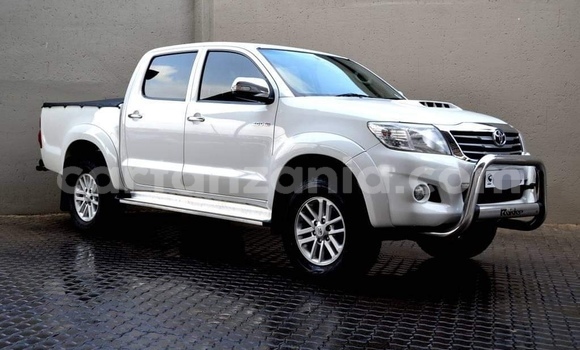 Buy Used Toyota Hilux White Car in Dar es Salaam in Dar es Salaam