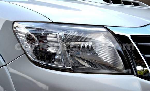 Nunua Ilio tumika Toyota Hilux Nyeupe Gari ndani ya Dar es Salaam nchini Dar es Salaam Nunua Ilio tumika Toyota Hilux Nyeupe Gari ndani ya Dar es Salaam nchini Dar es Salaam